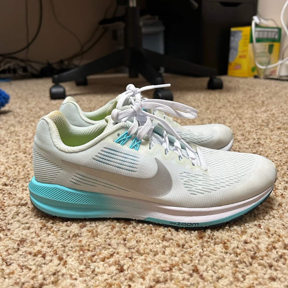 Nike Women’s Shoe Size 6